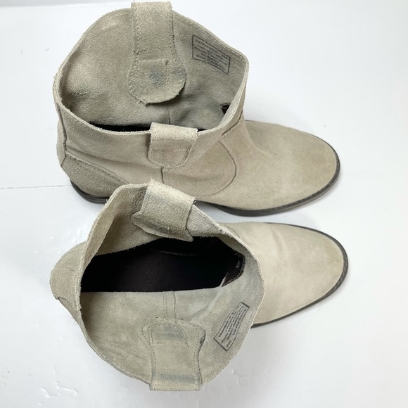 OTBT Sandpiper Women’s Wedge Booties Ankle Boots Beige Suede Size 9M - Picture 9 of 10